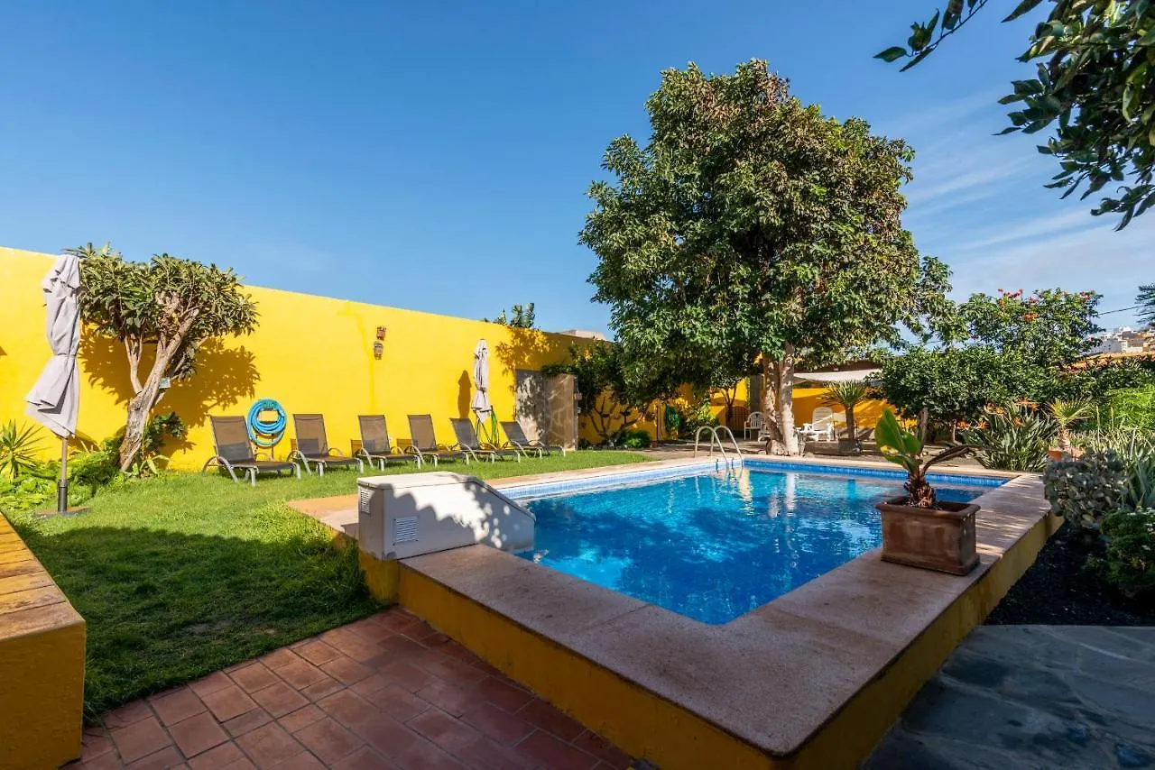 Villa con piscina privada gran jardín, barbacoa y parking Gáldar