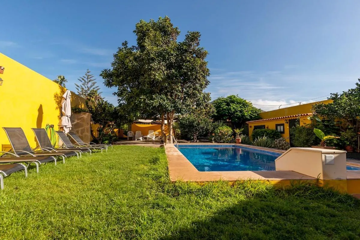 Villa con piscina privada gran jardín, barbacoa y parking Gáldar