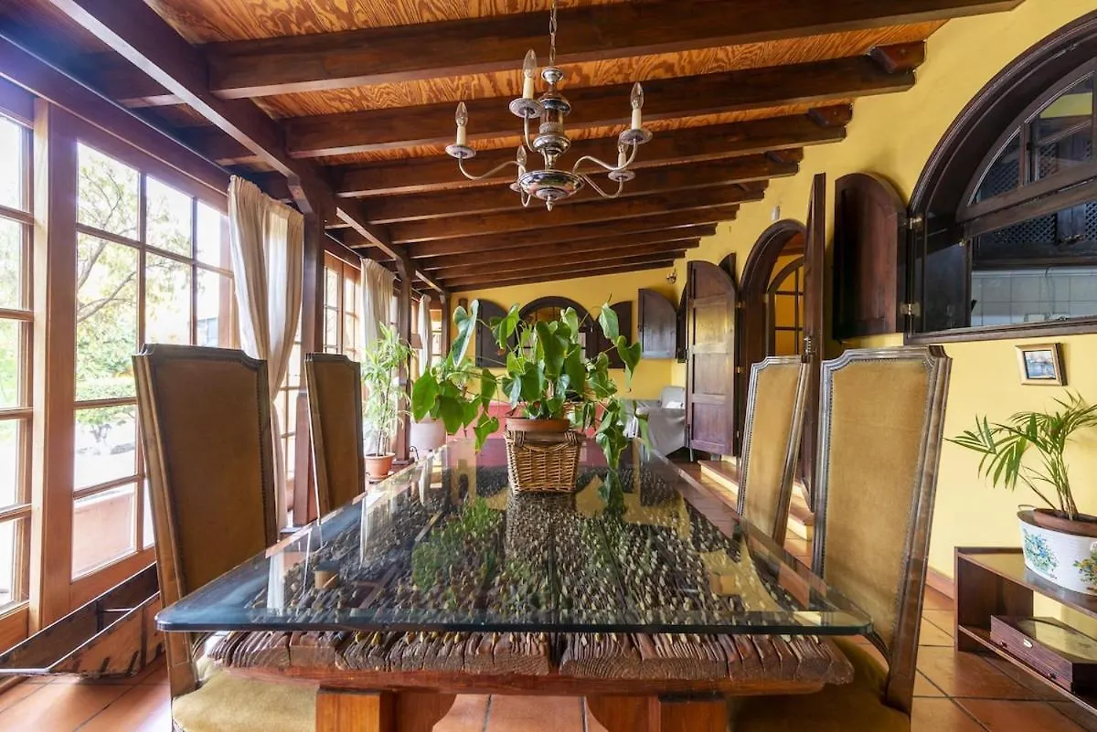 Villa con piscina privada gran jardín, barbacoa y parking Gáldar