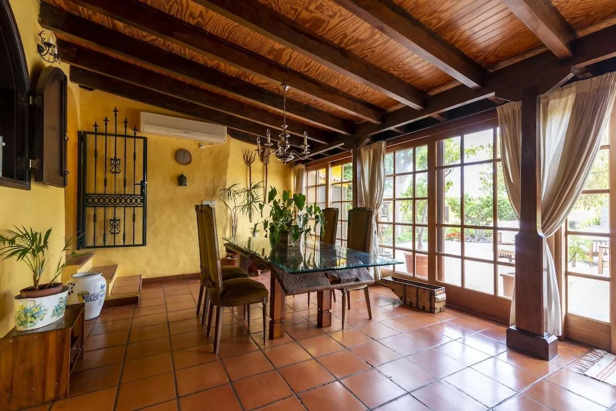 Villa con piscina privada gran jardín, barbacoa y parking Gáldar 0*,  España